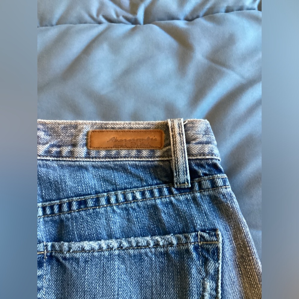 Abercrombie Distressed Capri Jeans - Size 0 - BRAND NEW WITHOUT TAG! TRENDY - Picture 7 of 7